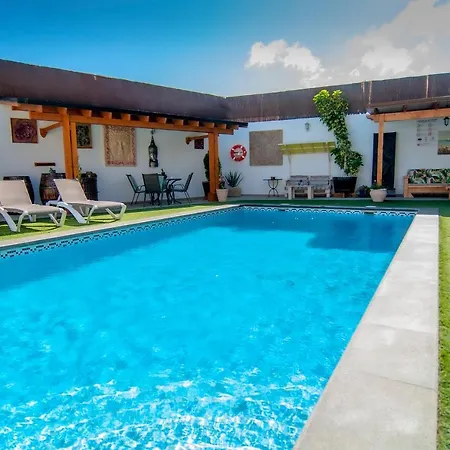 Casa Mercedes * El Río